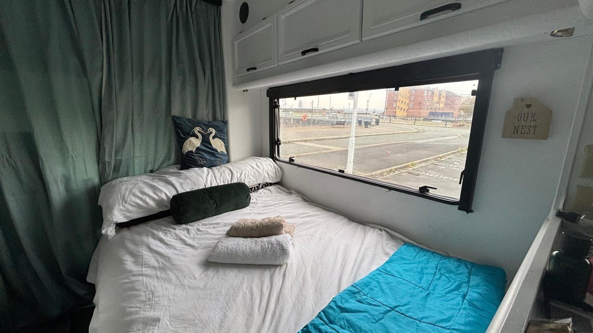 فندق Cool Wheels On The Waterfront ليفربول المظهر الخارجي الصورة